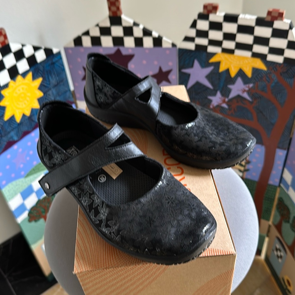 Arcopedico Black Mary Jane style shoes sz 7